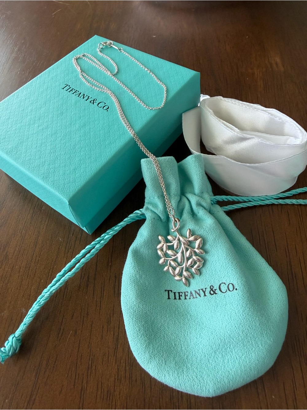 NWT Tiffany & Co. Silver Olive Leaf Pendant 18” Necklace Paloma Picasso